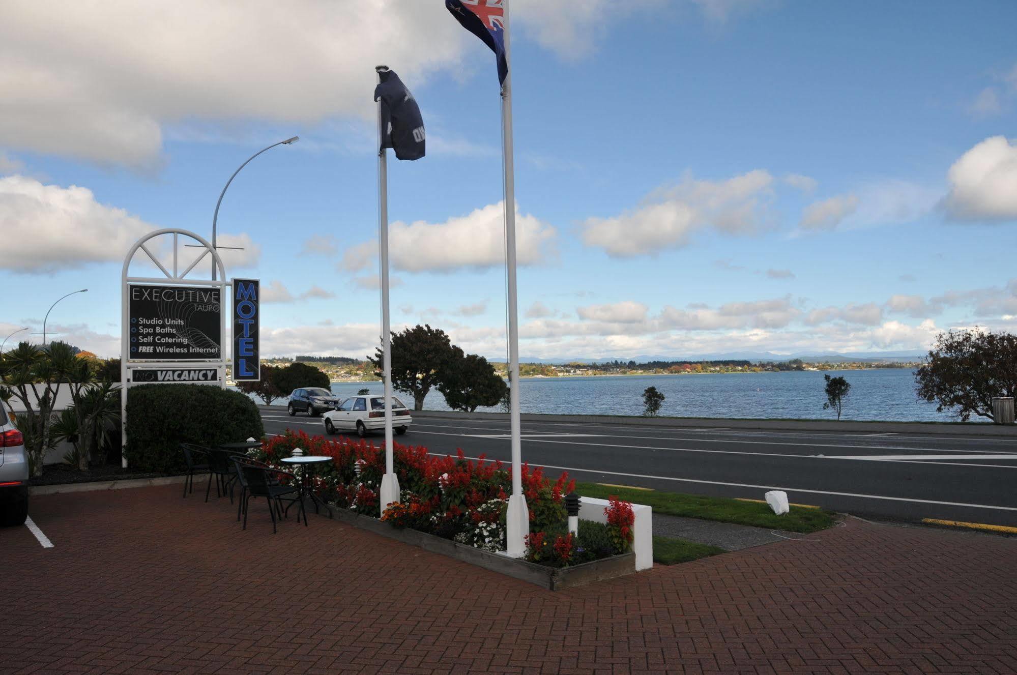 Lakeside Taupo Motel Екстериор снимка